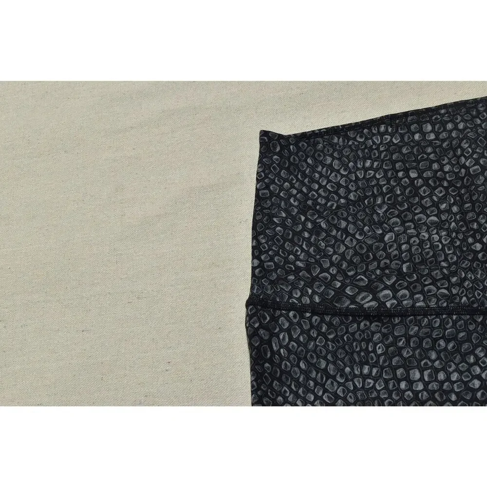 Nike Dri-FIT Women Size Small Black Snake Skin Pebble Print High Waisted Workout